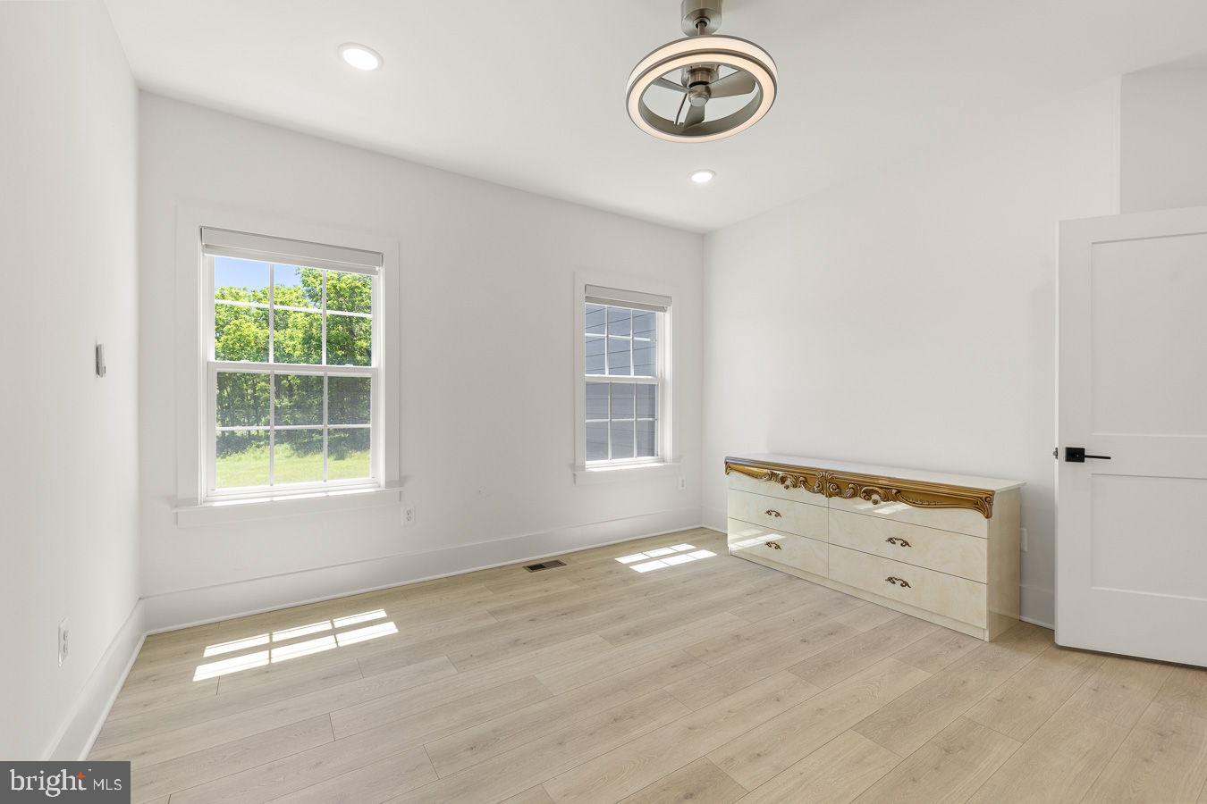 TANAGER - Residential