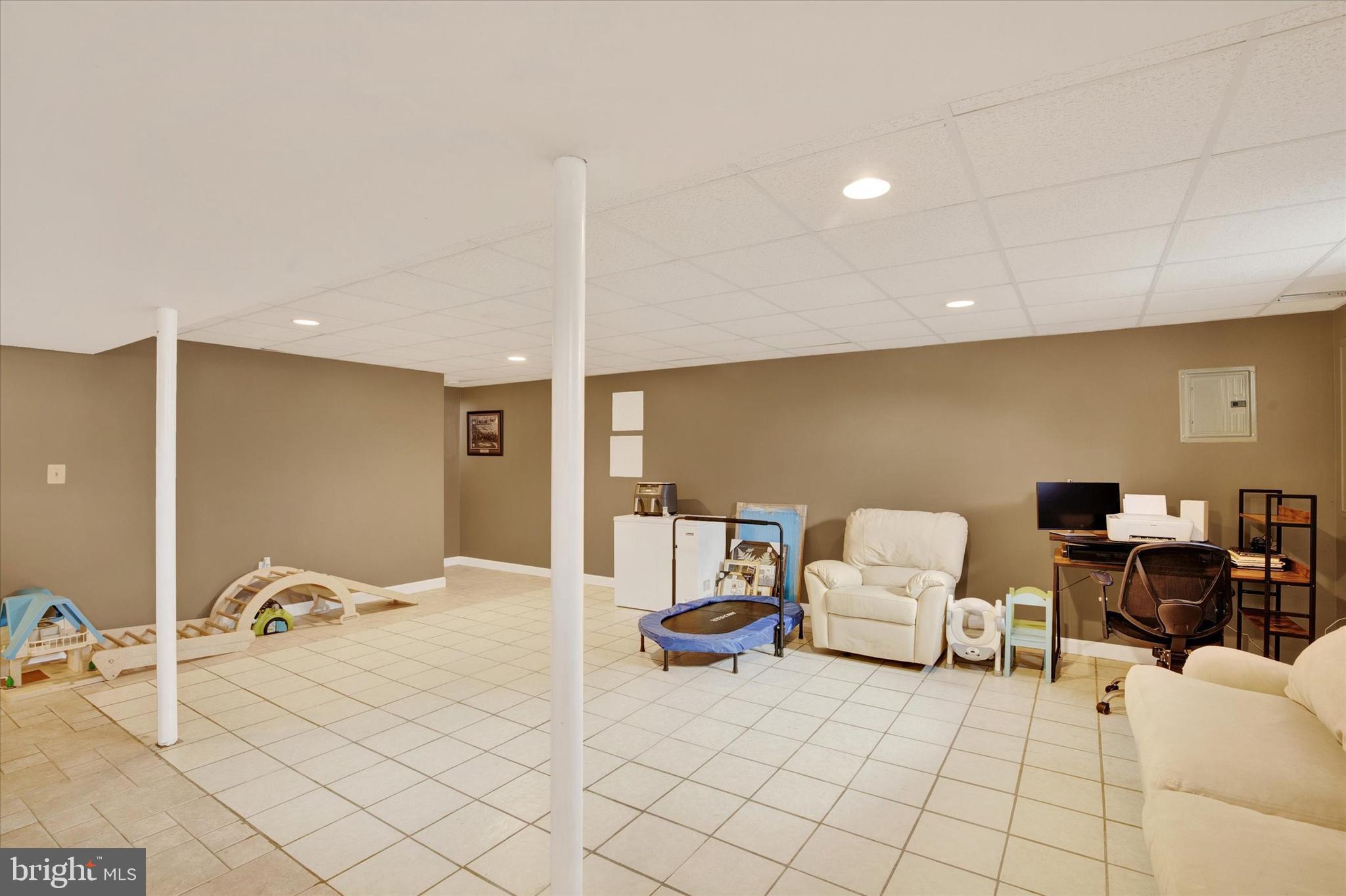 FOREST LAKES - Residential