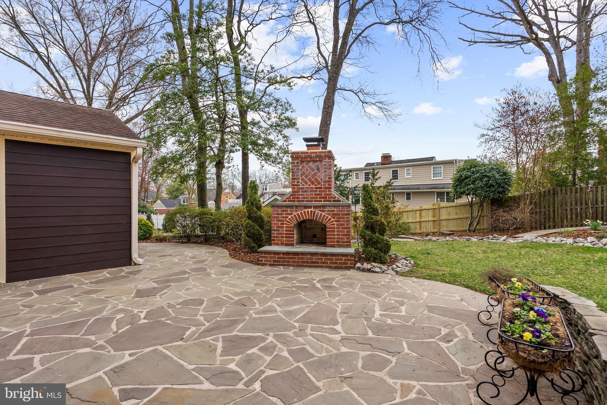 WAYNEWOOD - Residential