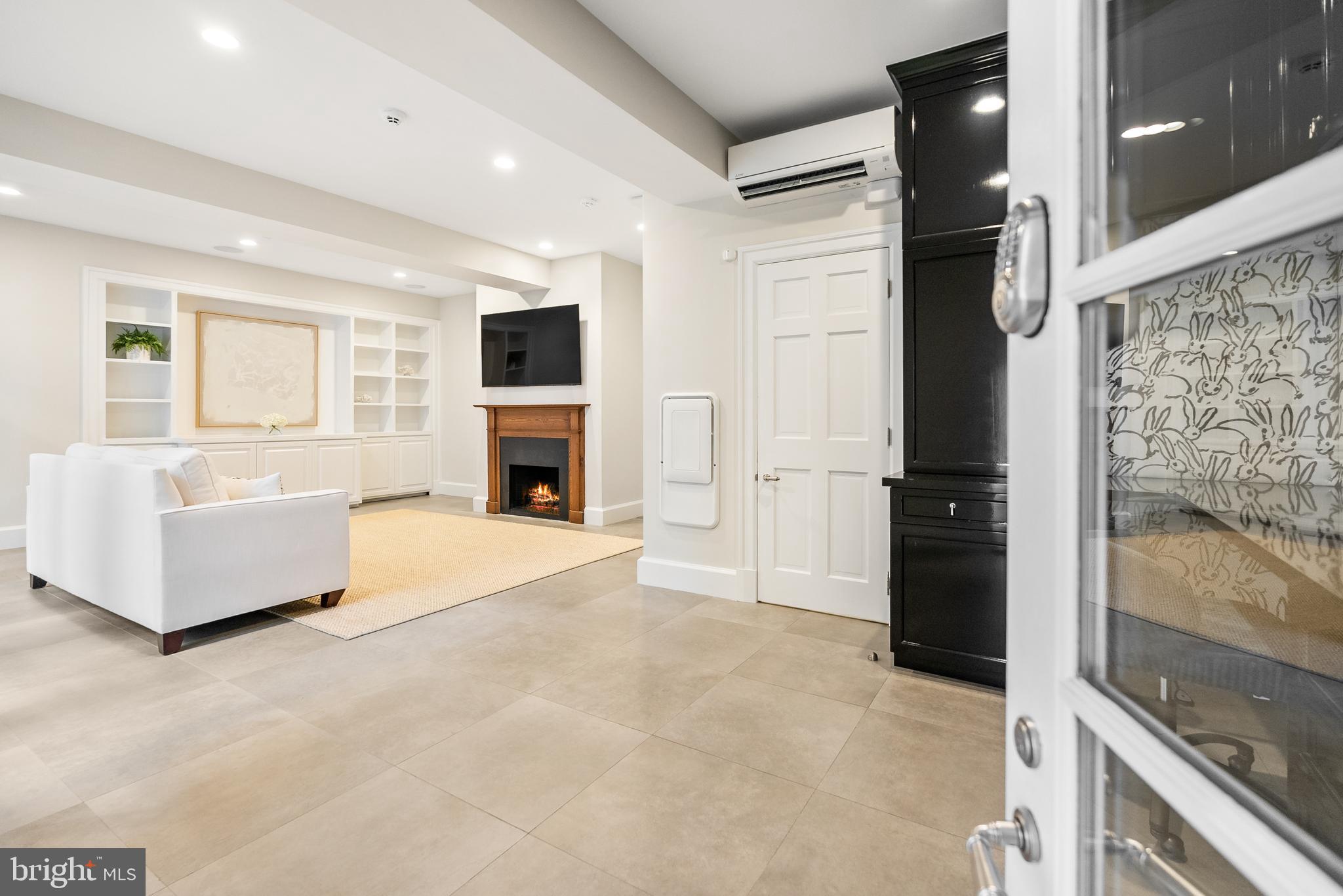 GEORGETOWN - Residential