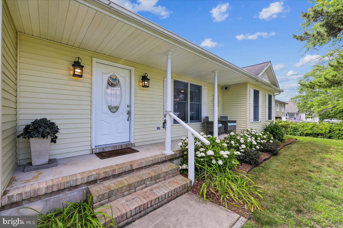 WHITES CREEK MANOR - Residential