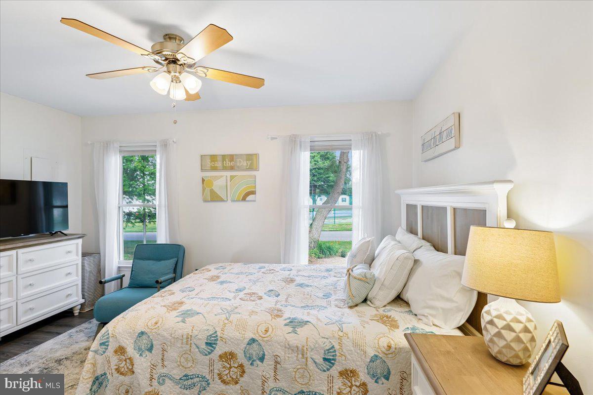 WHITES CREEK MANOR - Residential