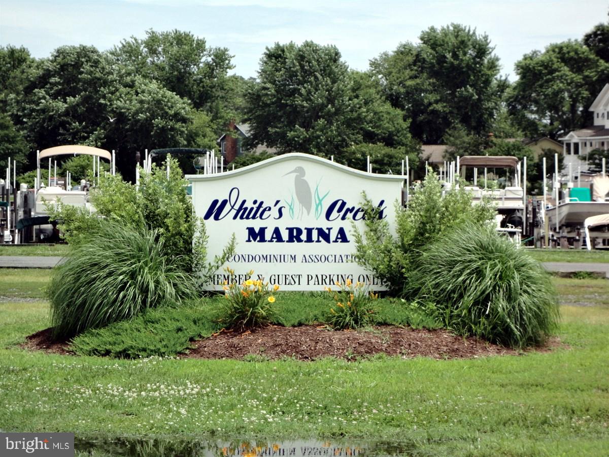 WHITES CREEK MANOR - Residential