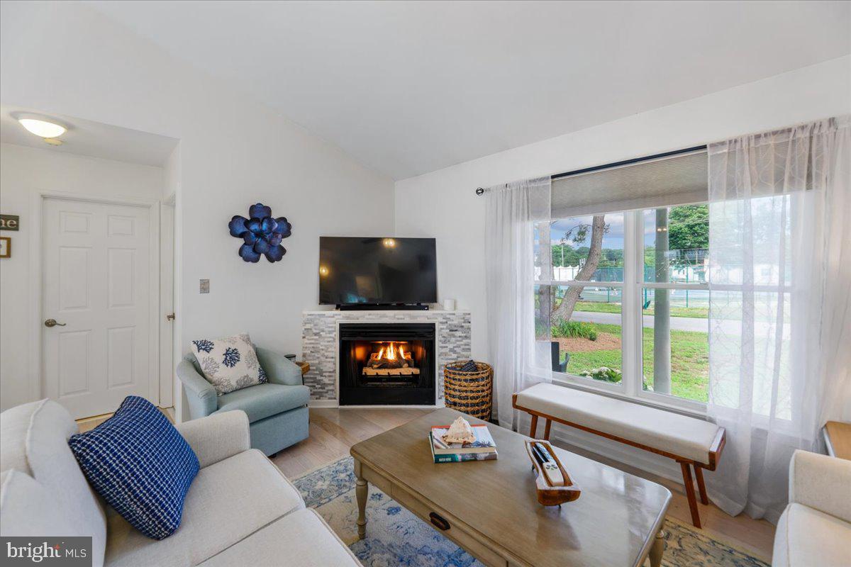 WHITES CREEK MANOR - Residential