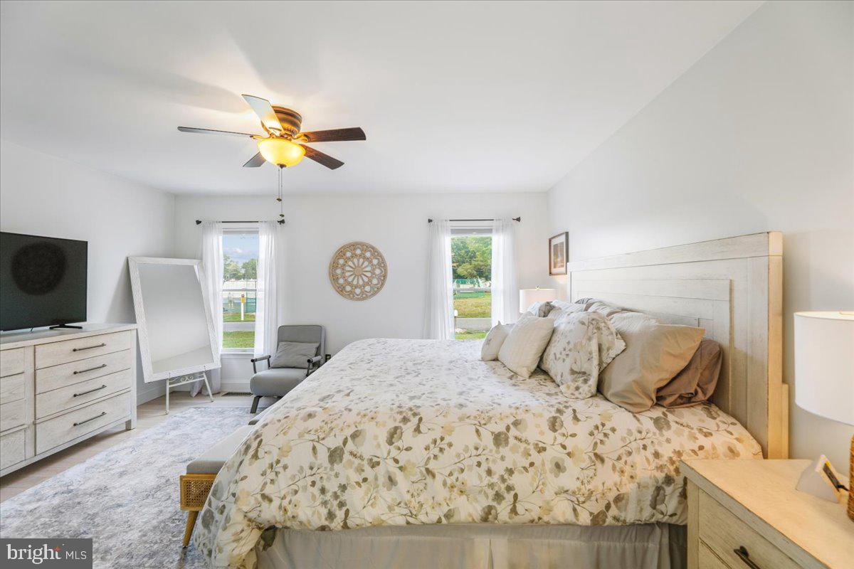 WHITES CREEK MANOR - Residential