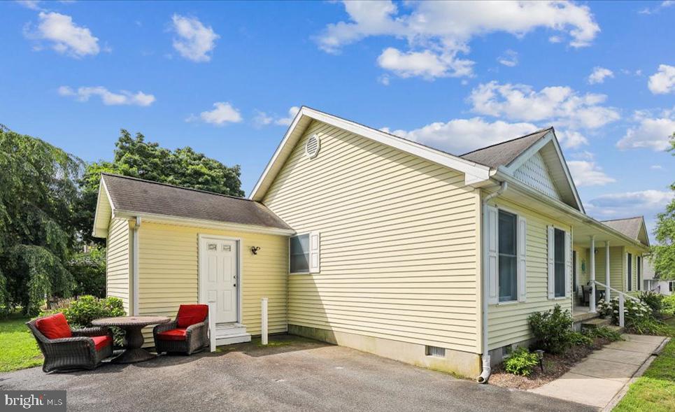 WHITES CREEK MANOR - Residential