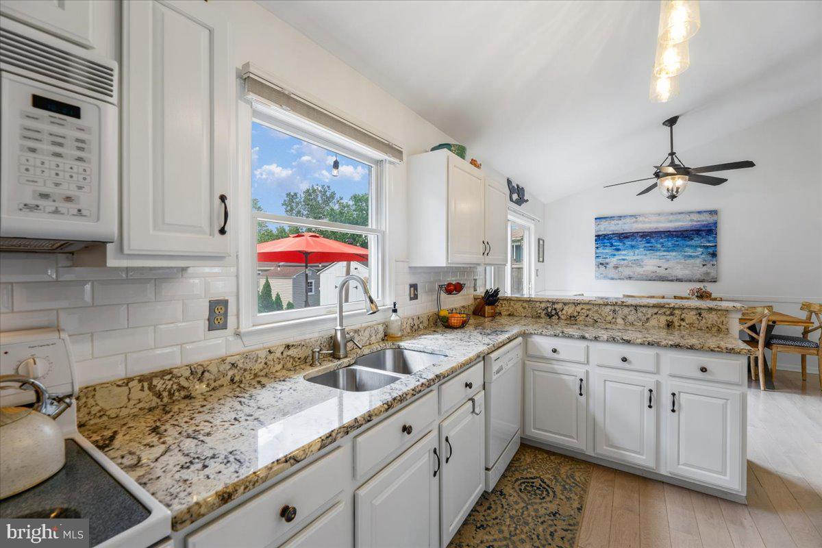 WHITES CREEK MANOR - Residential