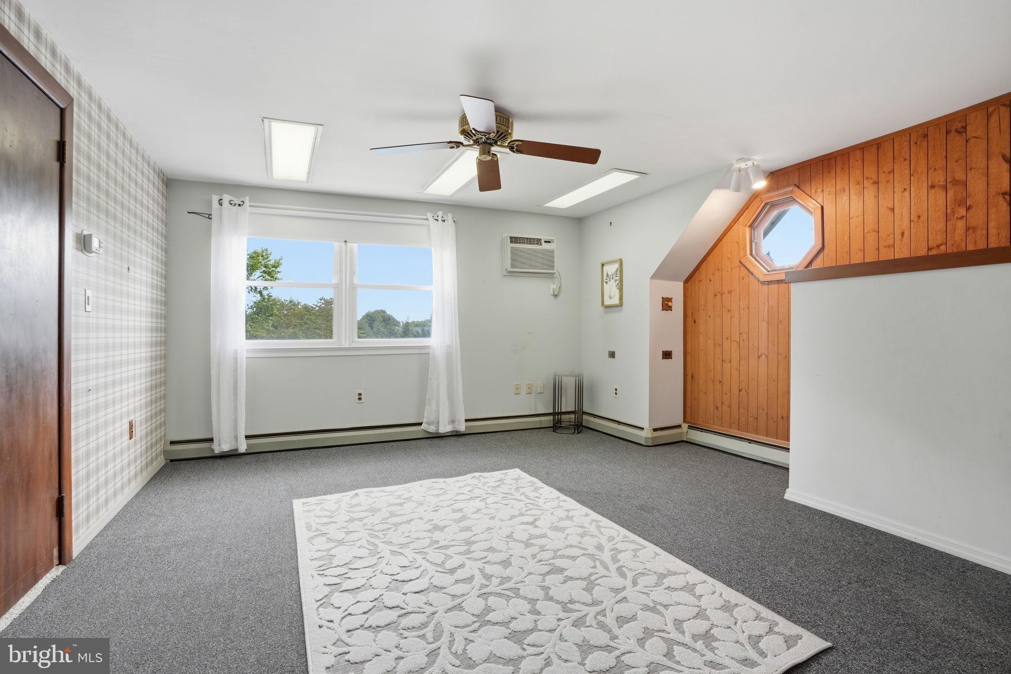 SALEM POINT - Residential