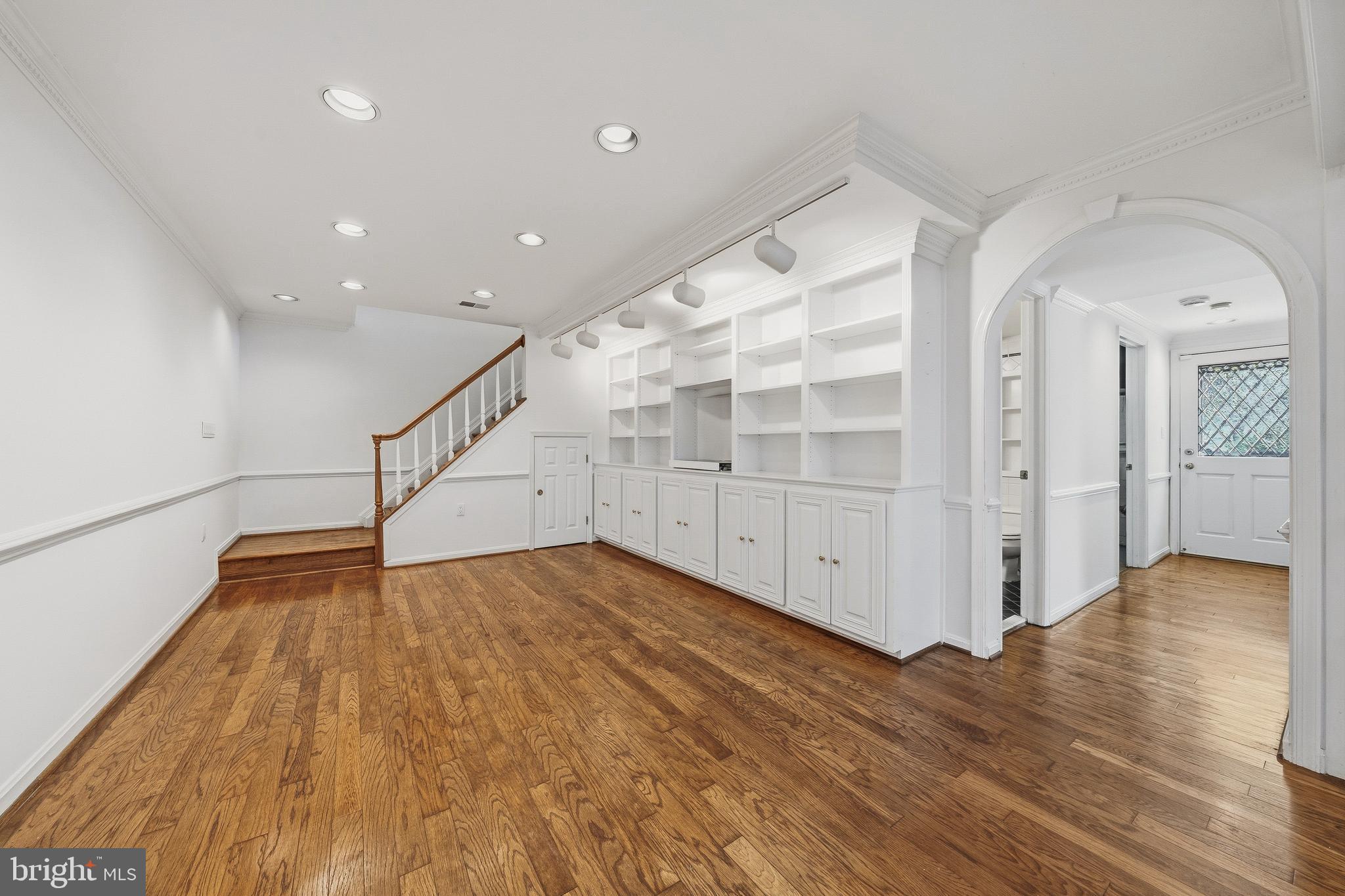 CARLIN TERRACE - Residential