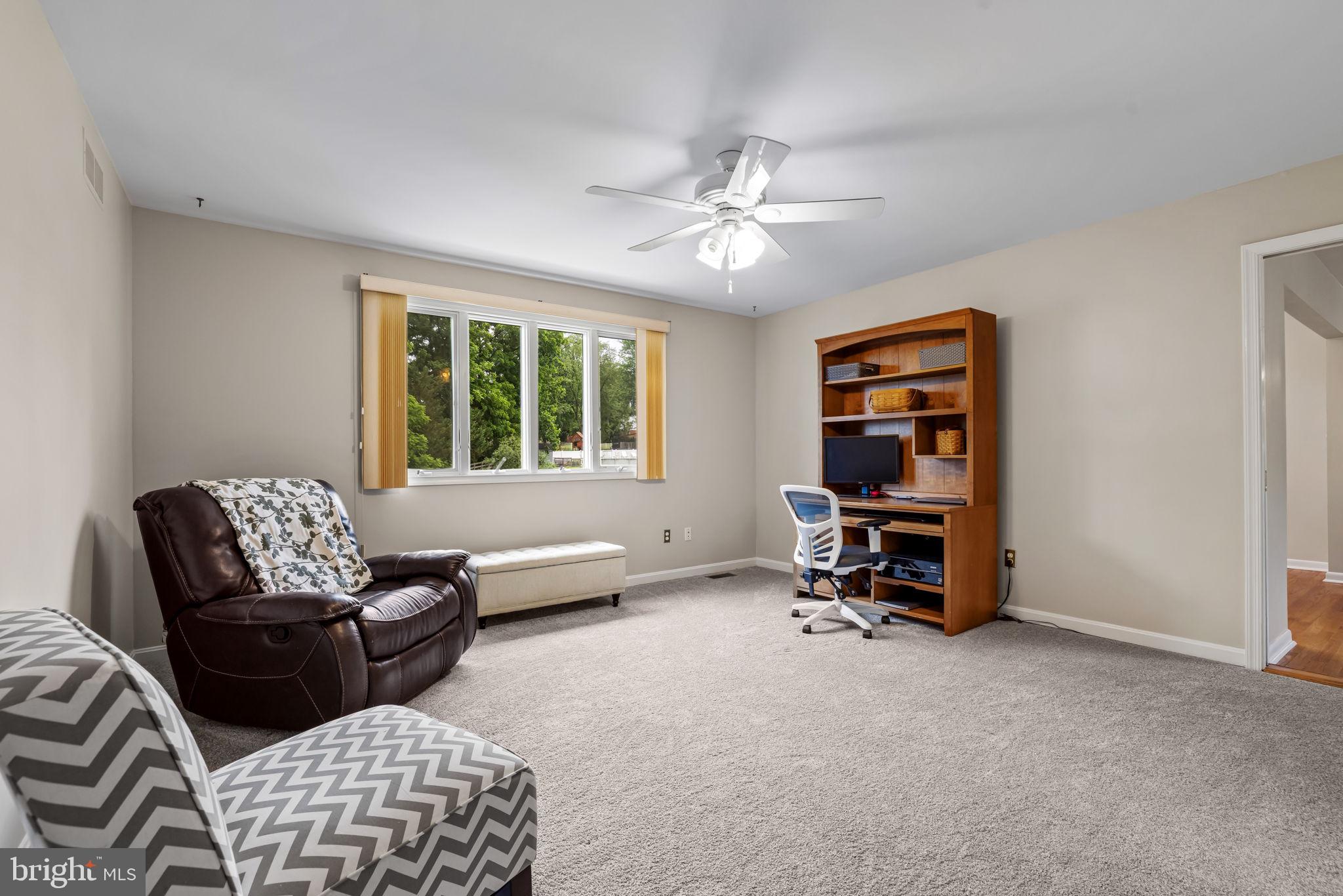 WOODRIDGE MANOR - Residential