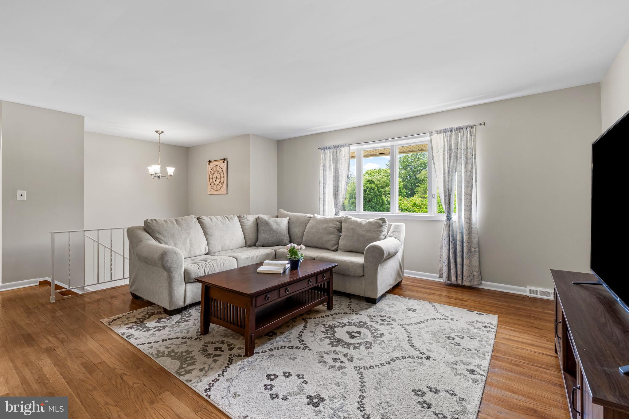 WOODRIDGE MANOR - Residential