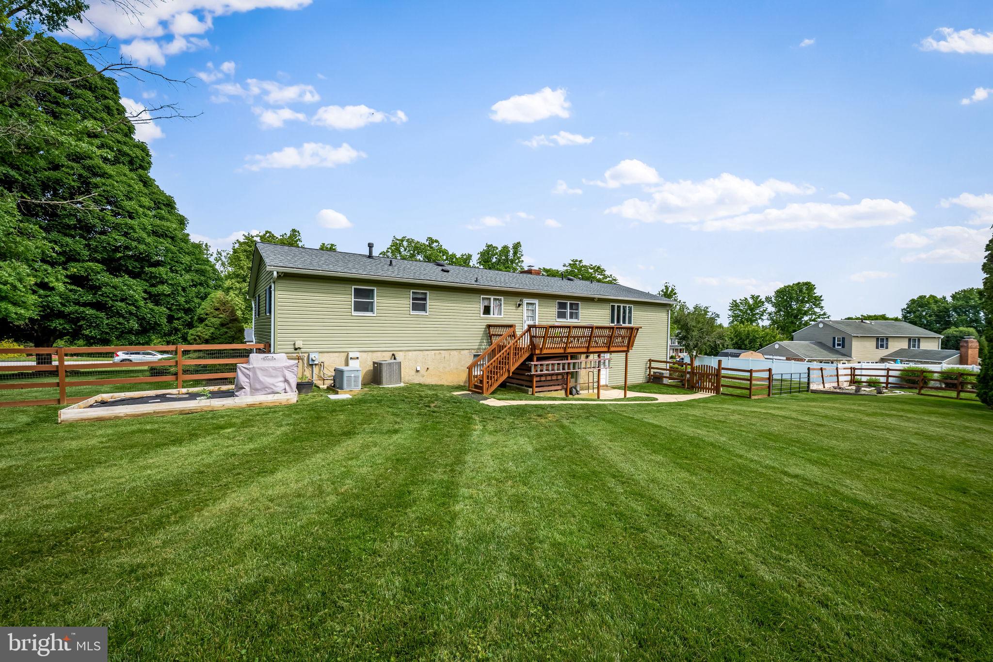 WOODRIDGE MANOR - Residential