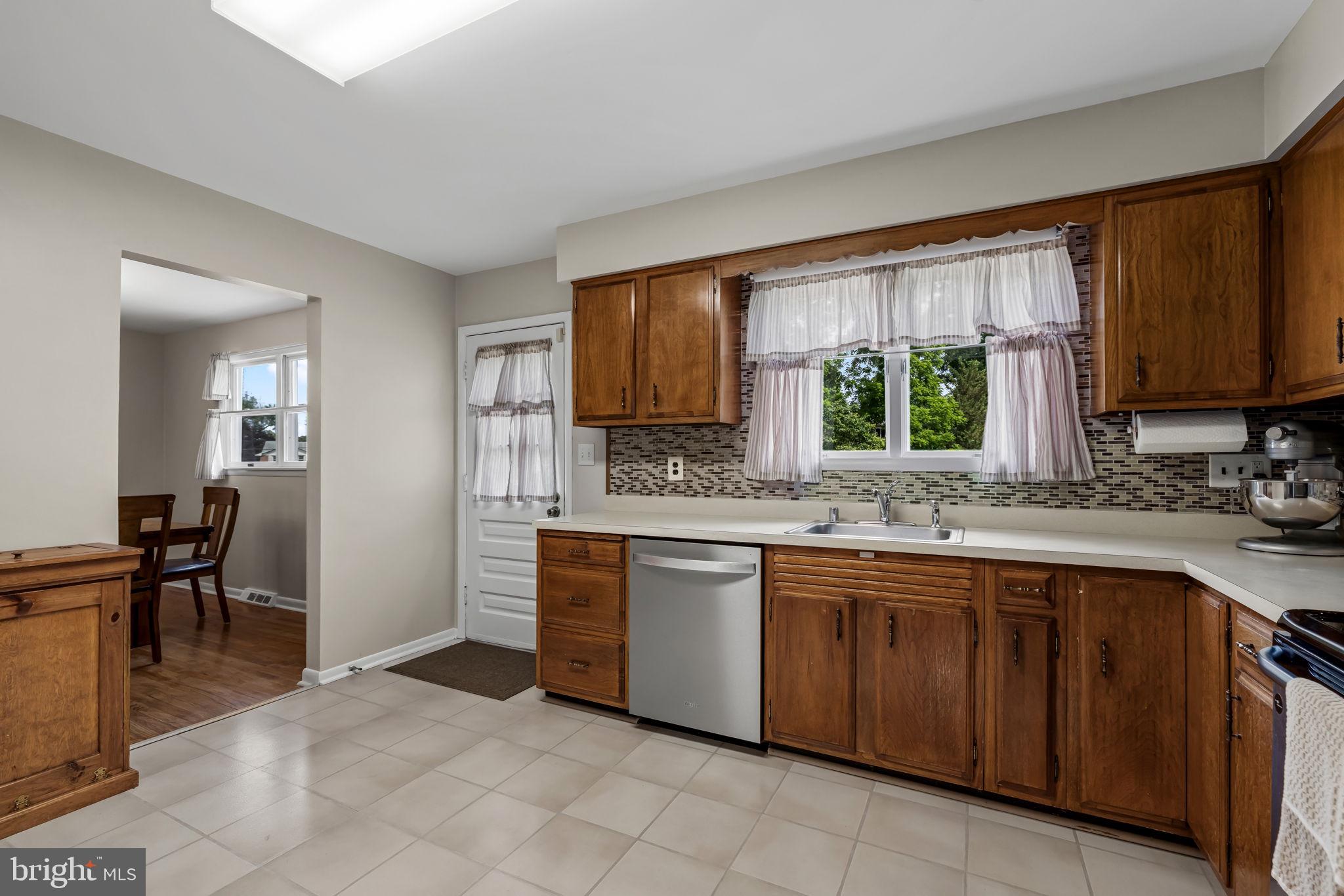 WOODRIDGE MANOR - Residential