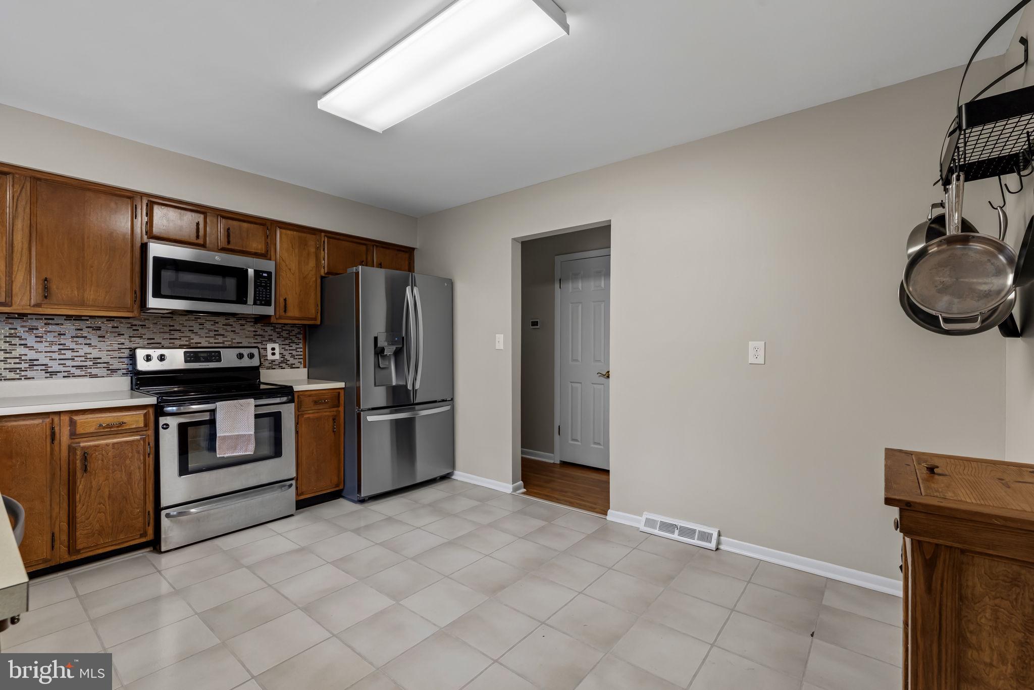 WOODRIDGE MANOR - Residential