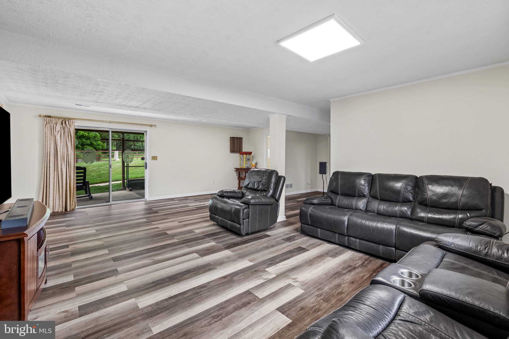 WOODRIDGE MANOR - Residential