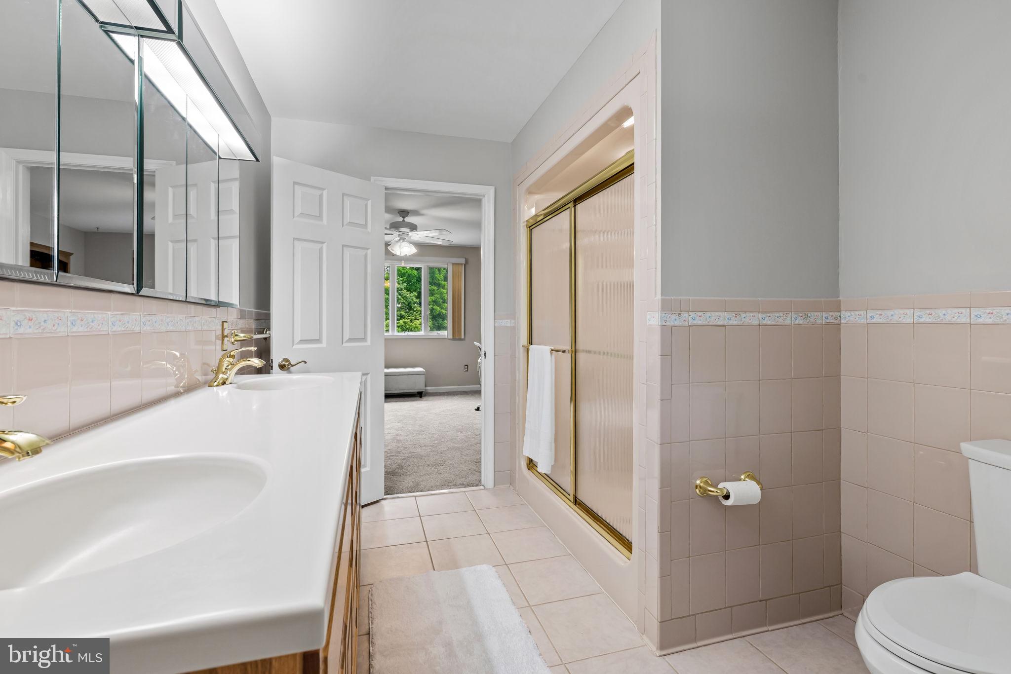 WOODRIDGE MANOR - Residential