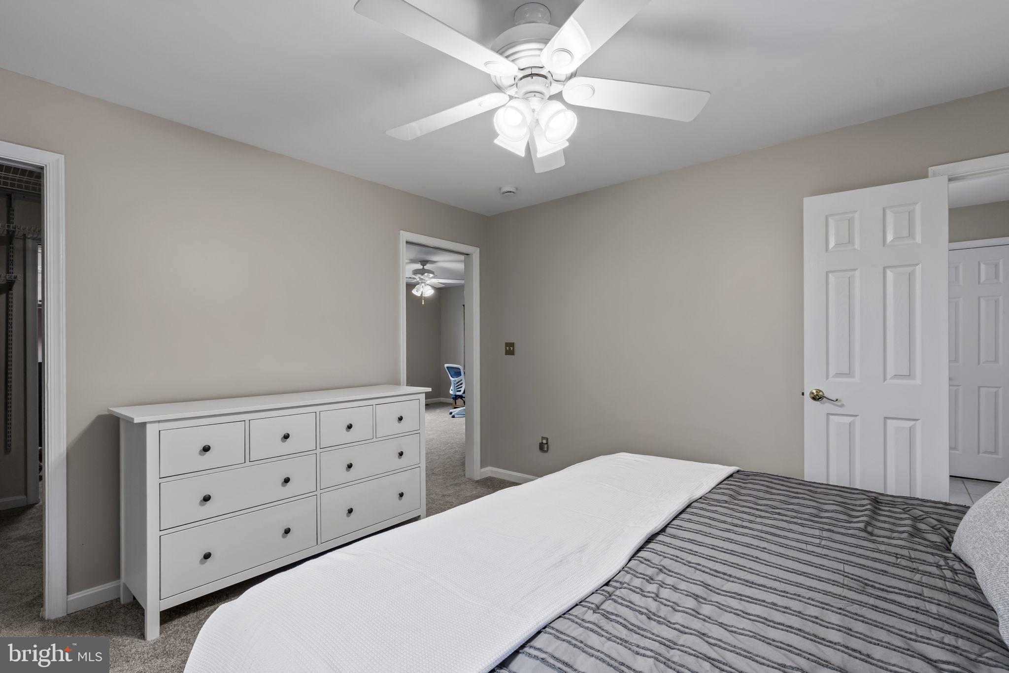 WOODRIDGE MANOR - Residential