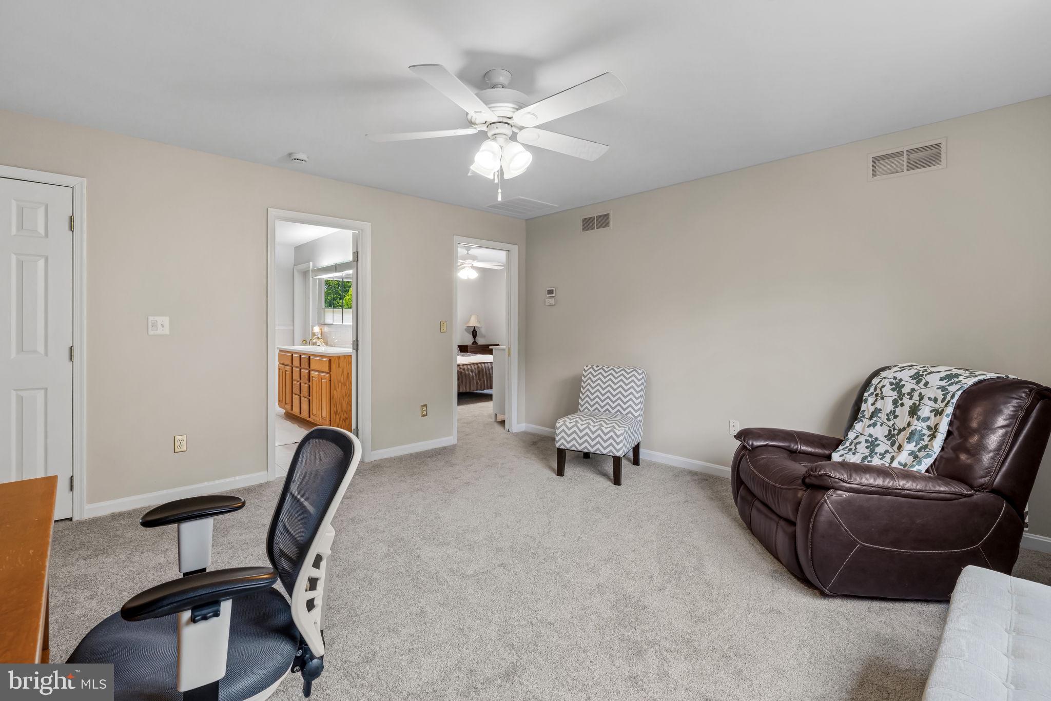 WOODRIDGE MANOR - Residential