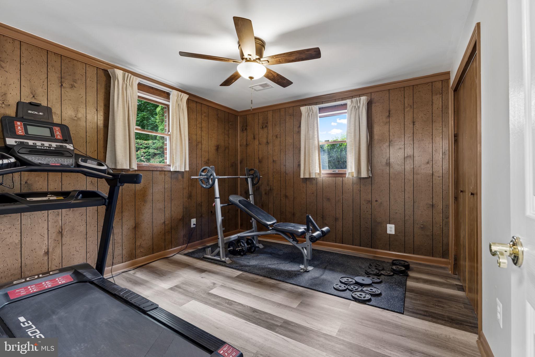 WOODRIDGE MANOR - Residential