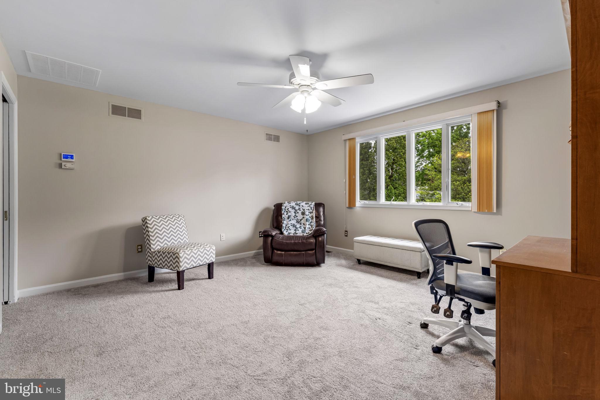 WOODRIDGE MANOR - Residential