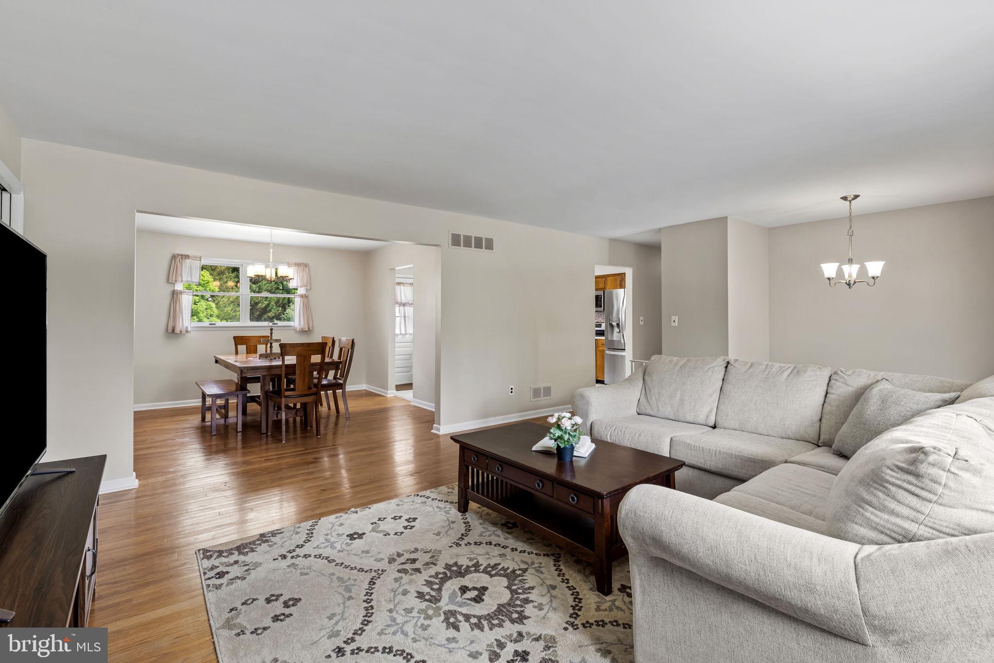 WOODRIDGE MANOR - Residential