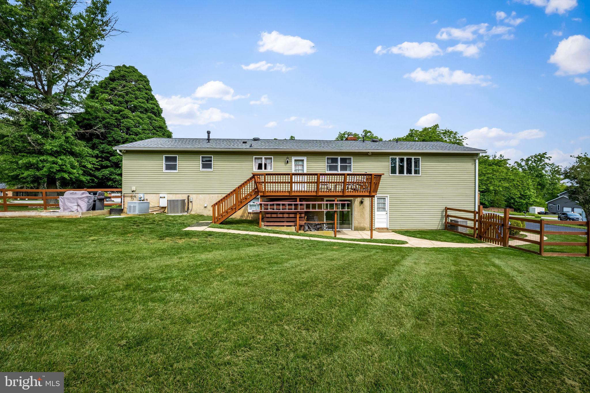 WOODRIDGE MANOR - Residential