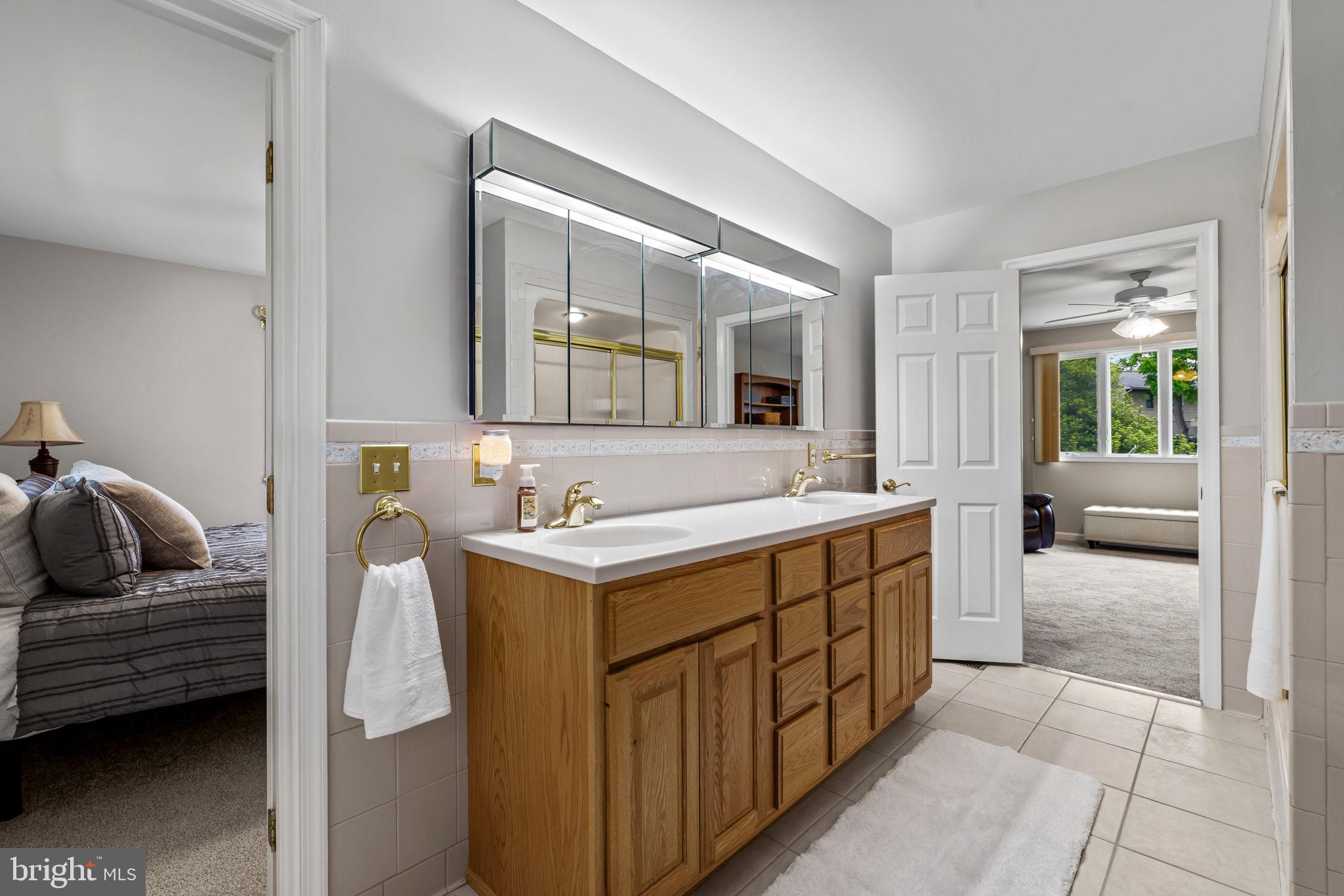 WOODRIDGE MANOR - Residential