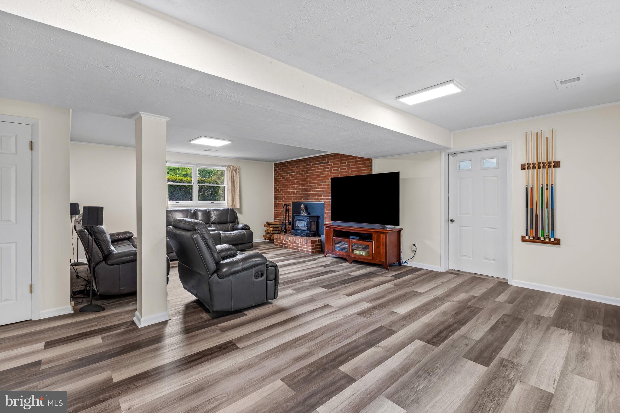 WOODRIDGE MANOR - Residential