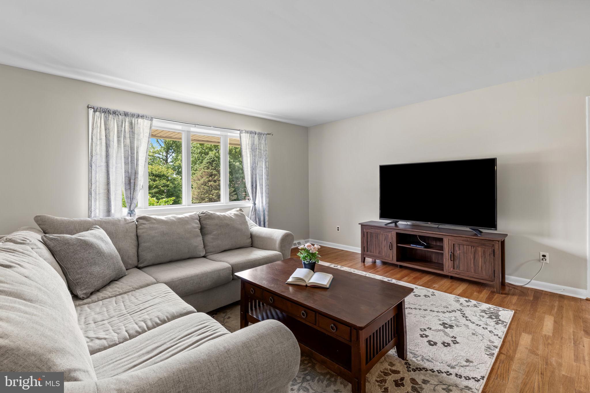 WOODRIDGE MANOR - Residential