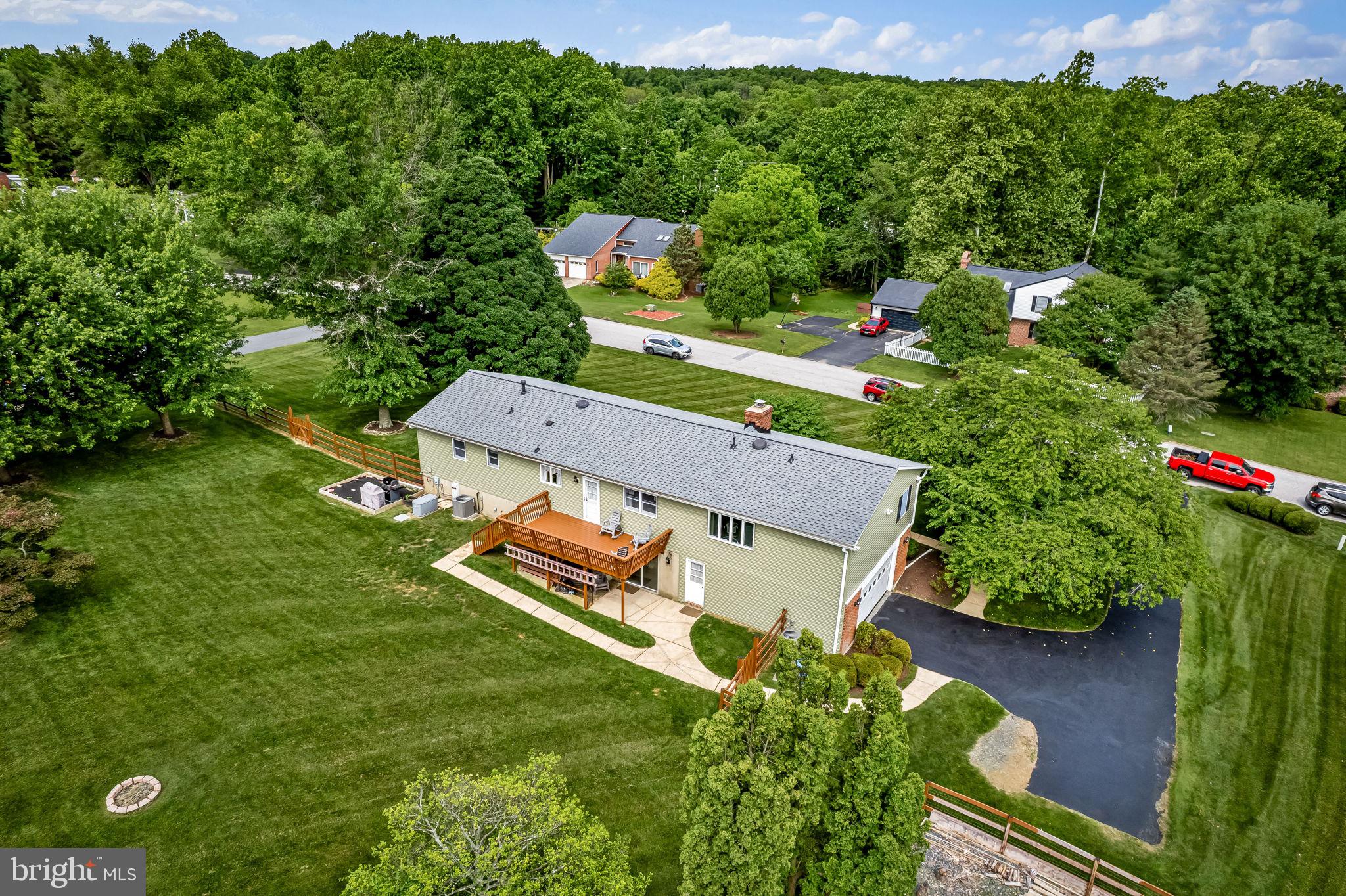WOODRIDGE MANOR - Residential