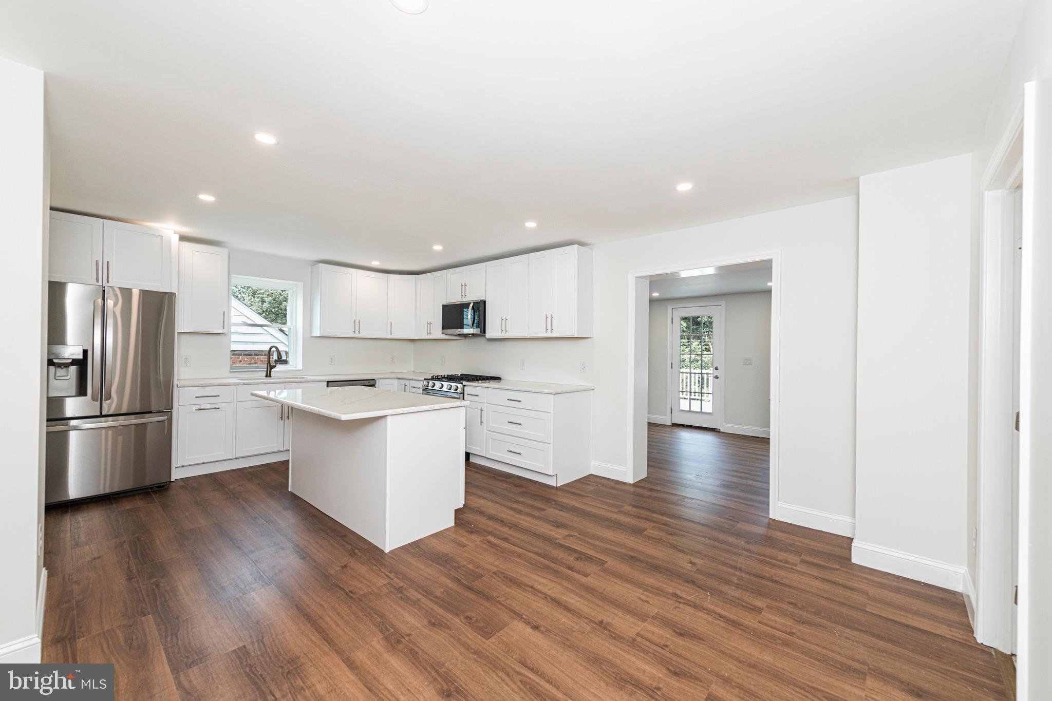 LEEDOM ESTS - Residential