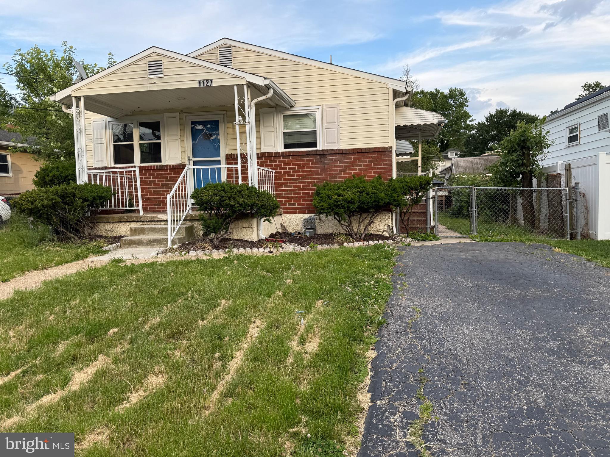 CATONSVILLE MANOR - Residential