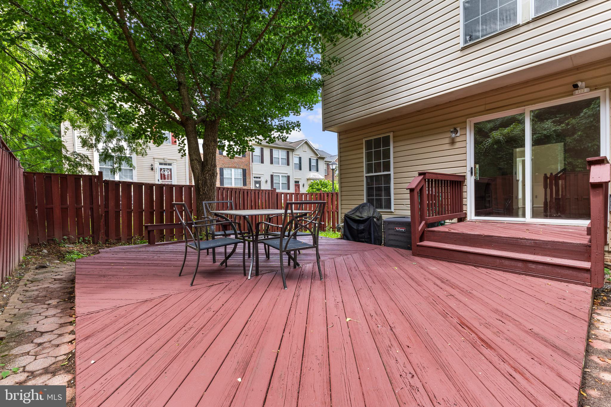 HILLCREST TOWNE - Residential