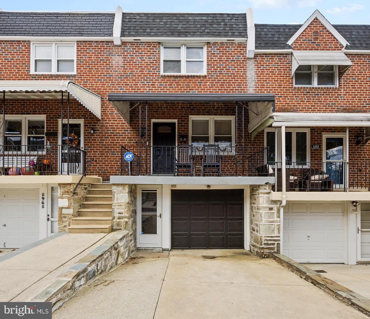 ROXBOROUGH - Residential