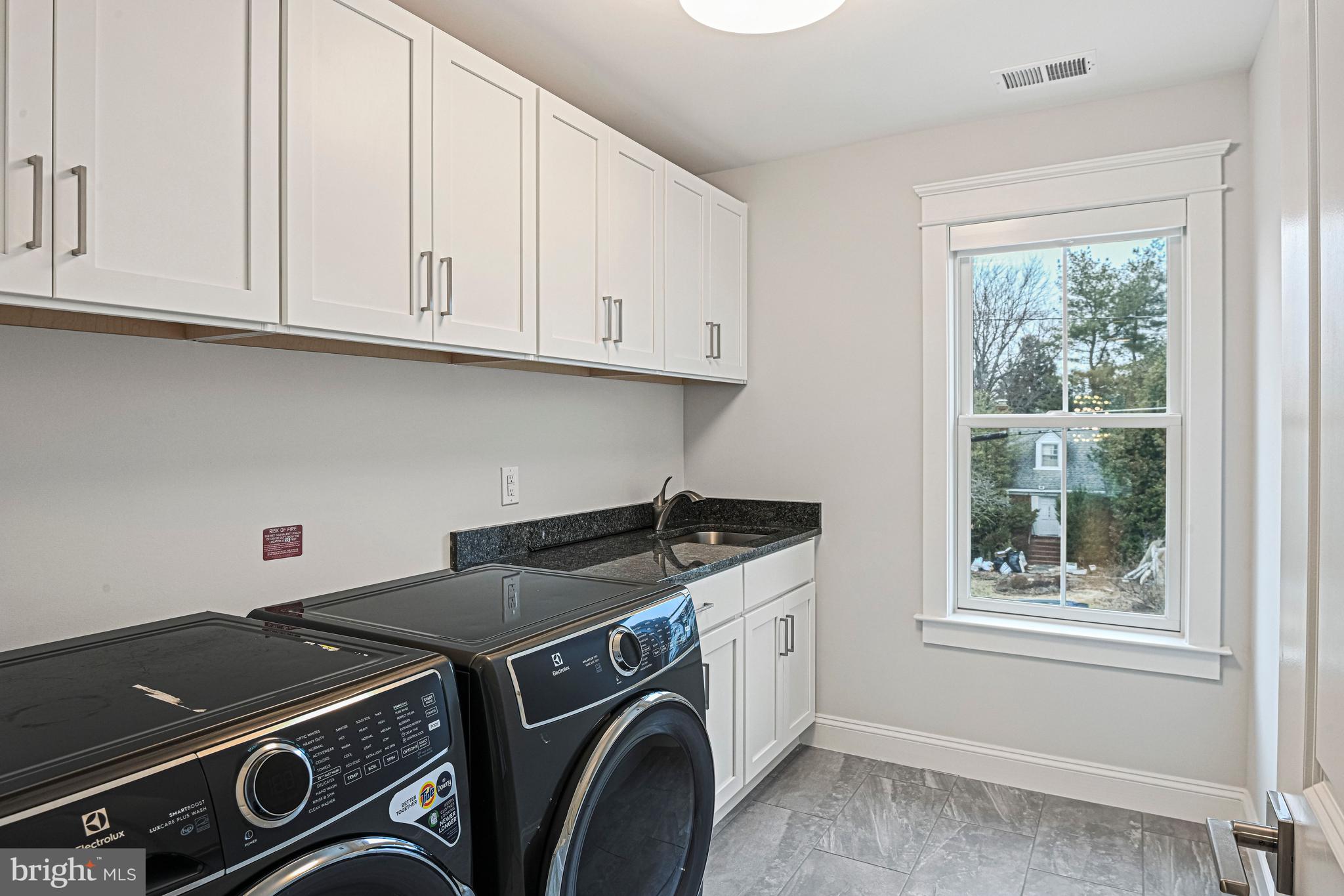 HIGHVIEW TERRACE - Residential