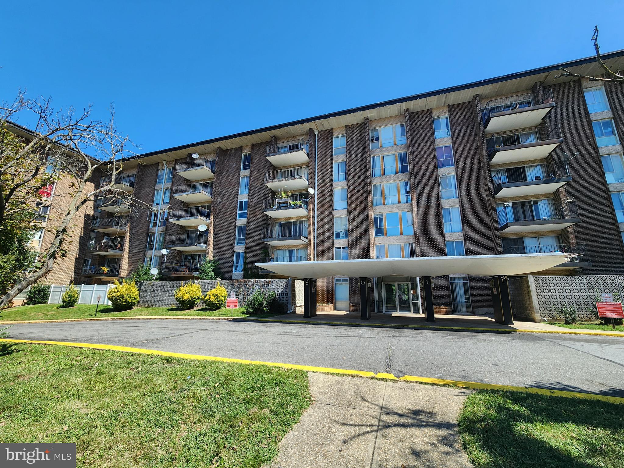 PARKWAY CONDOMINIUMS - Residential