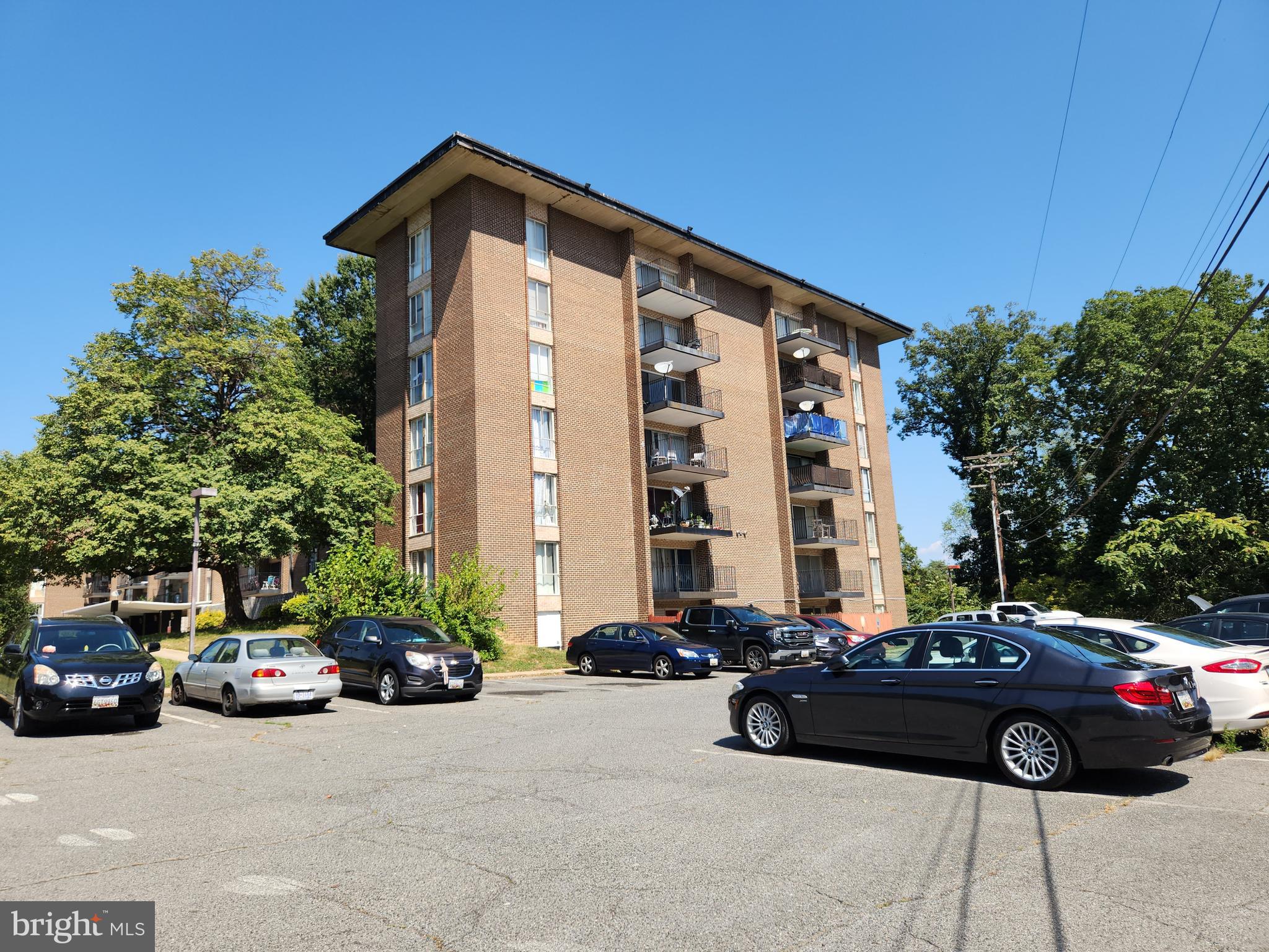 PARKWAY CONDOMINIUMS - Residential