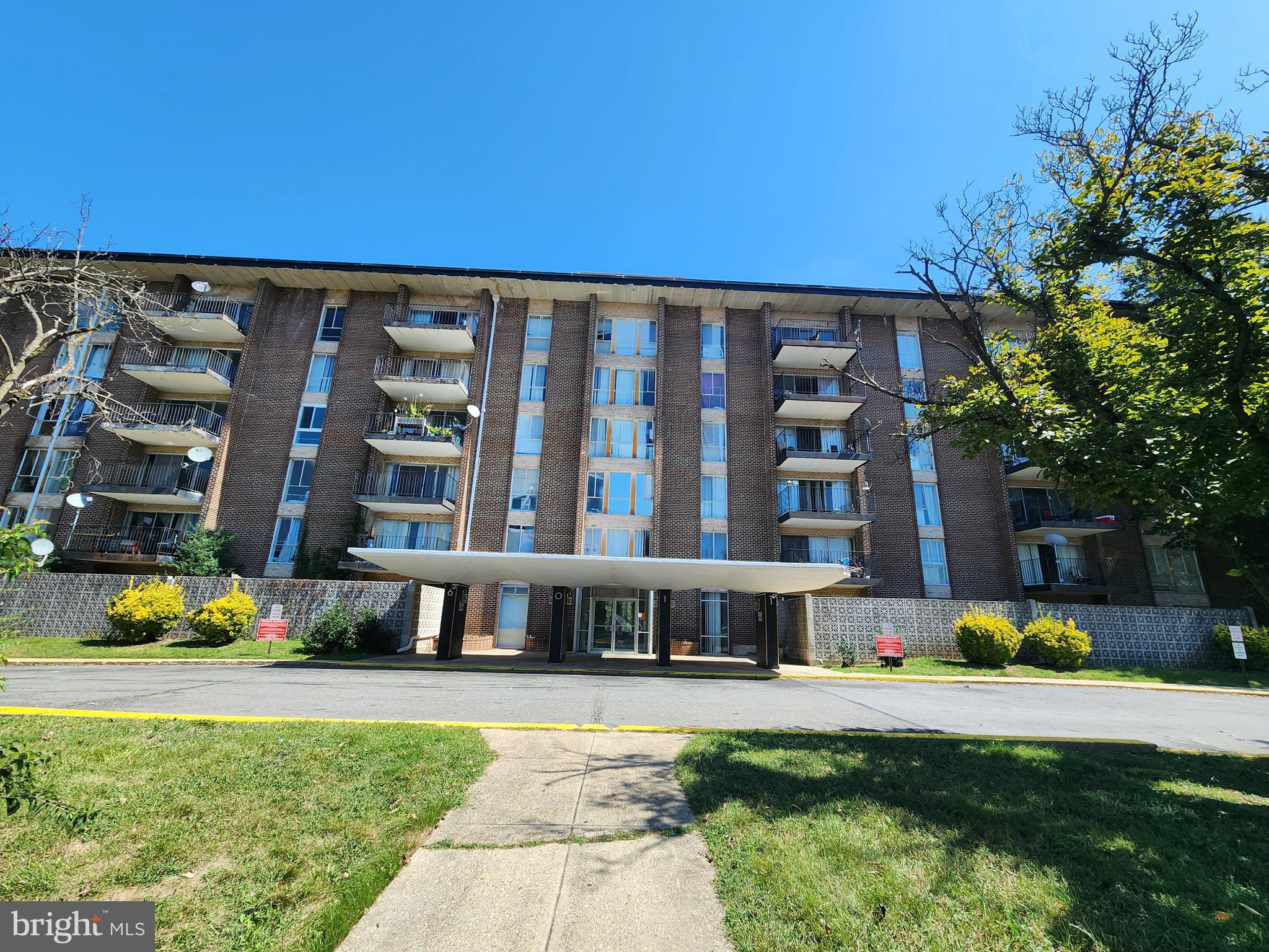 POST AUCTION - Make an offer, buy it now!Deposit: $7,500.
 
This one-story condo unit is located in the Baldensburg, Maryland within Prince George's County. Utilities are covered within the condo fee. Residents can enjoy the nearby attractions such as the Capital Plaza, Bladensburg Community Center, Bladensburg Waterfront Park, and +/- 8 miles to Downtown Washington DC. This property is occupied. The area provides easy access to a major traffic artery, Route 295.