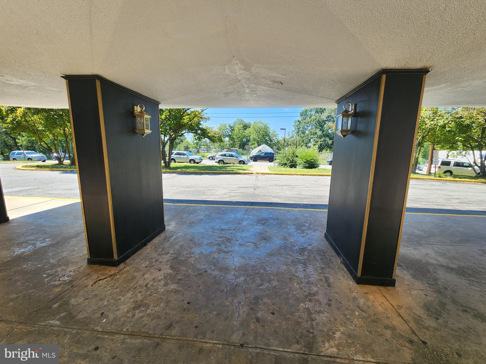 PARKWAY CONDOMINIUMS - Residential