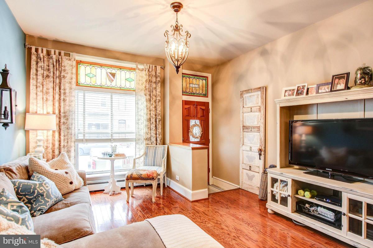LOCUST POINT - Residential Lease