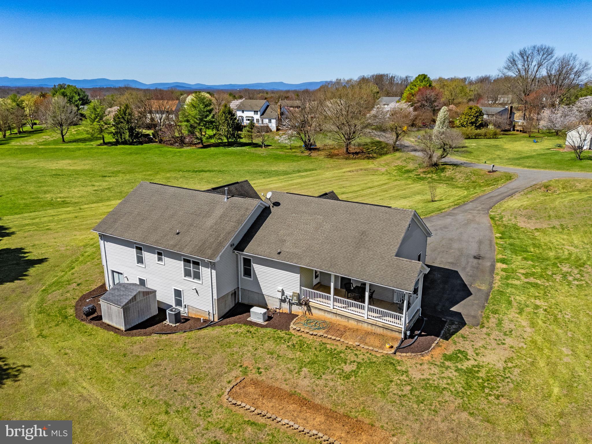ENGLISH MEADOWS - Residential