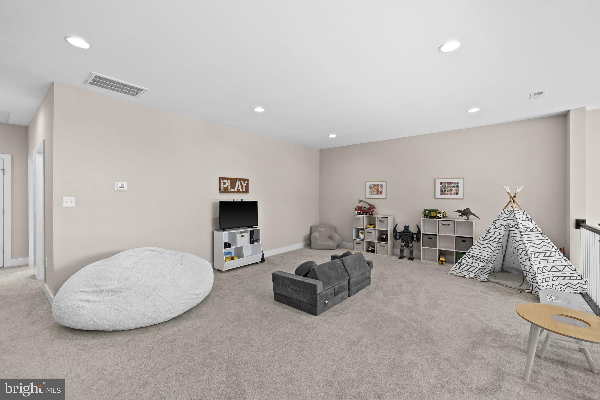 ROCK ISLAND LANDING - Residential