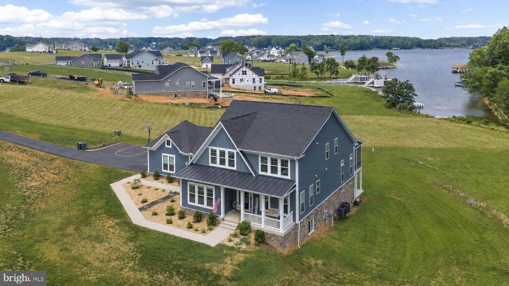 ROCK ISLAND LANDING - Residential