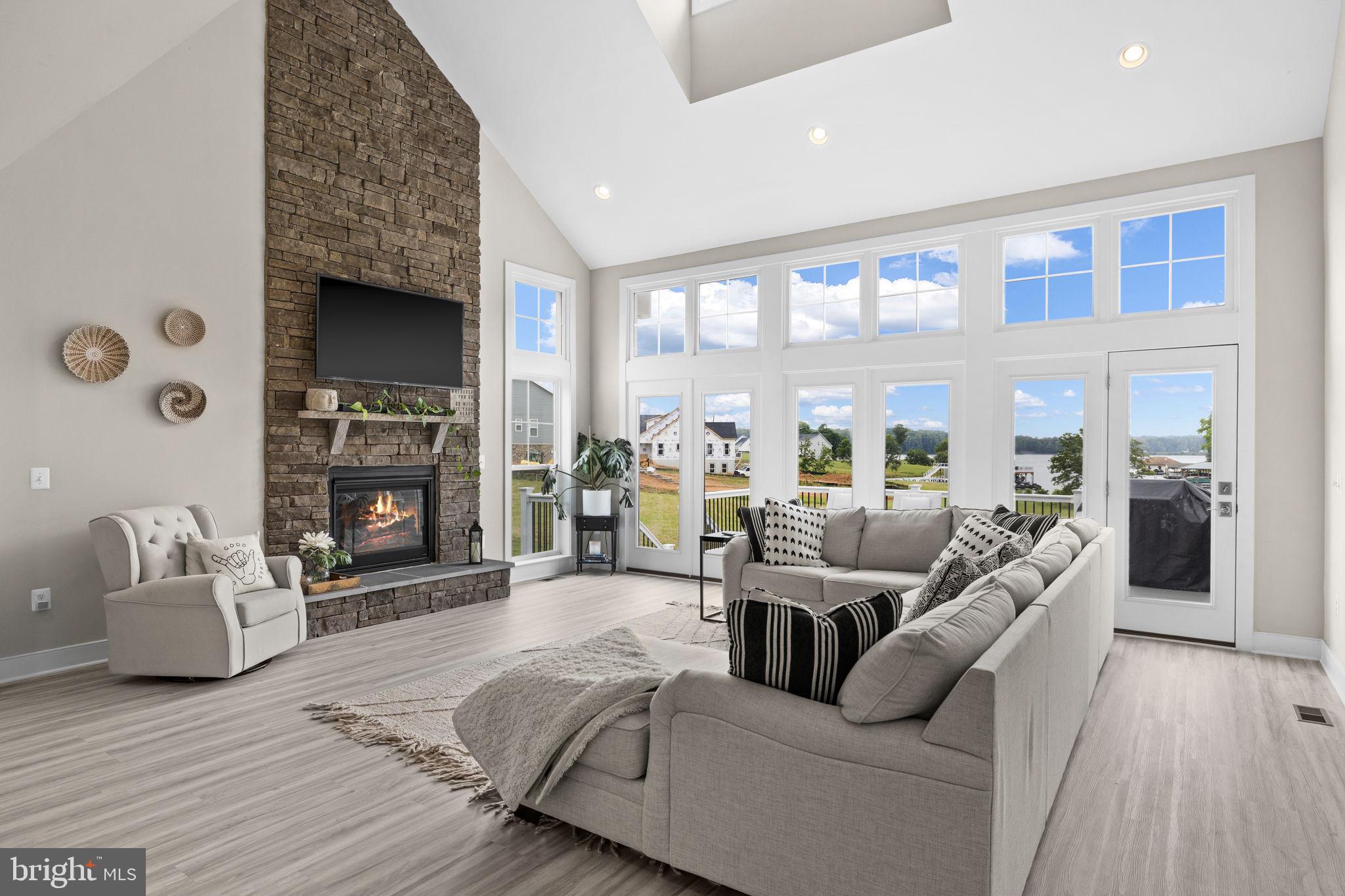 ROCK ISLAND LANDING - Residential