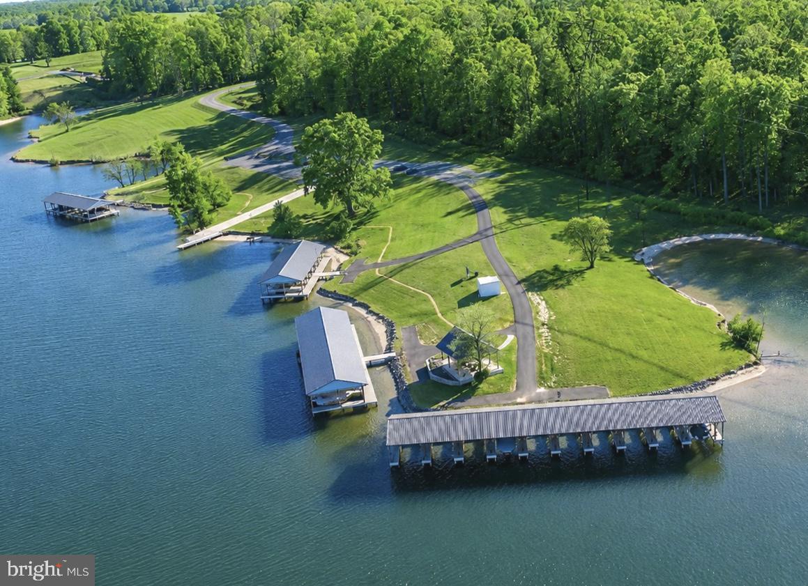 ROCK ISLAND LANDING - Residential
