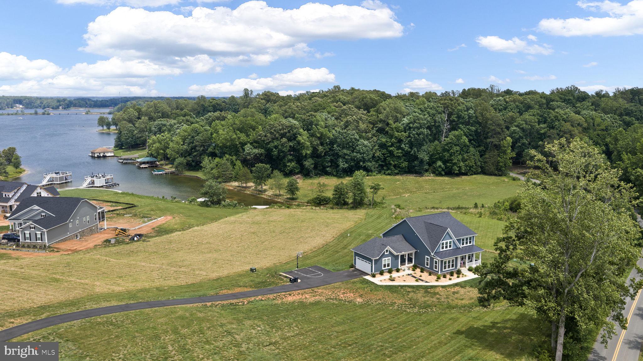 ROCK ISLAND LANDING - Residential