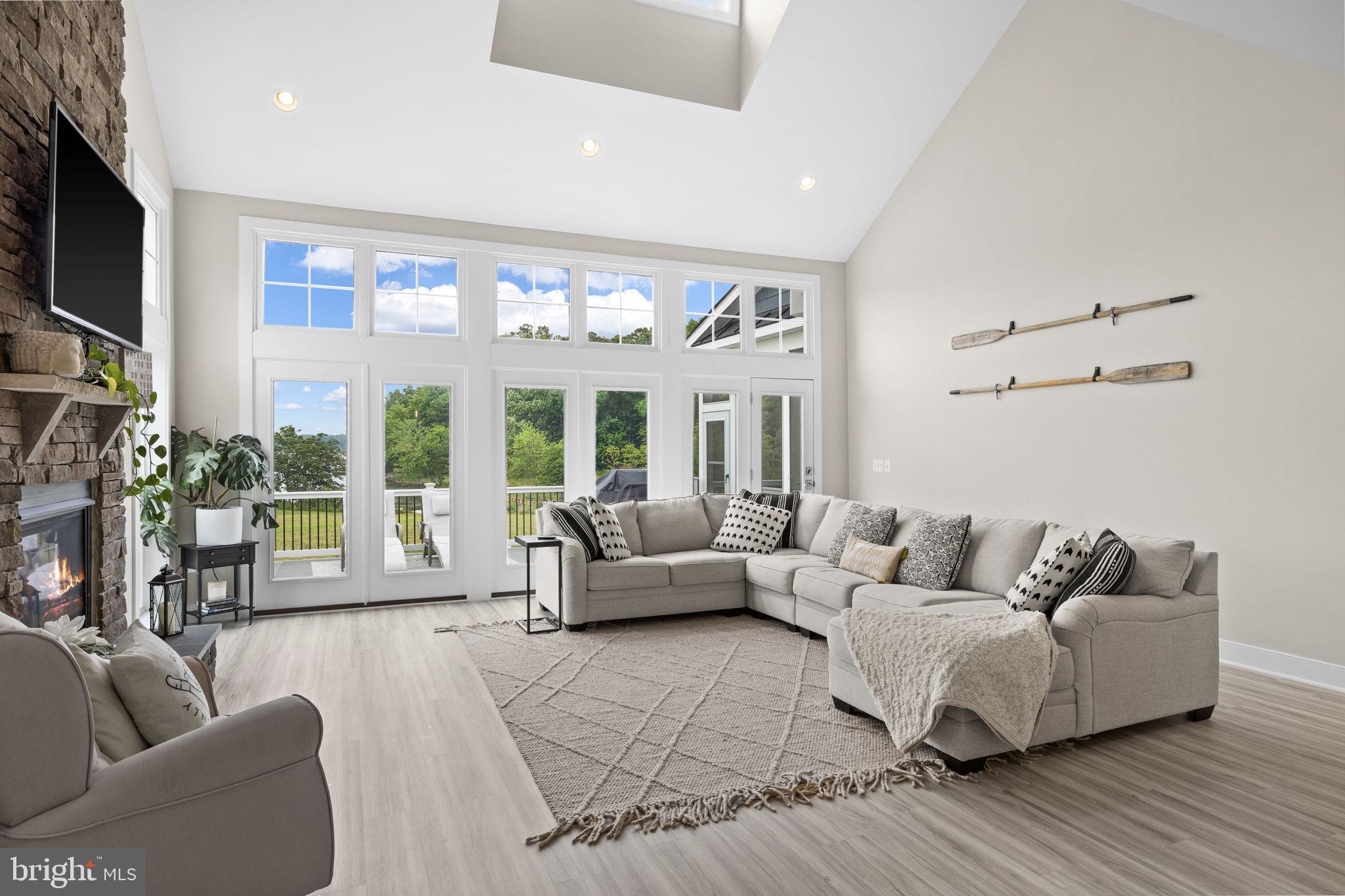 ROCK ISLAND LANDING - Residential