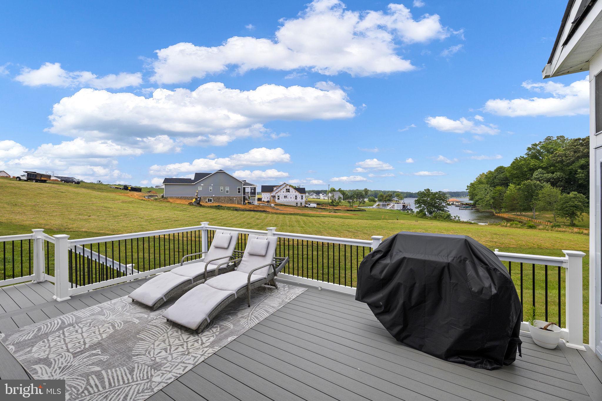 ROCK ISLAND LANDING - Residential