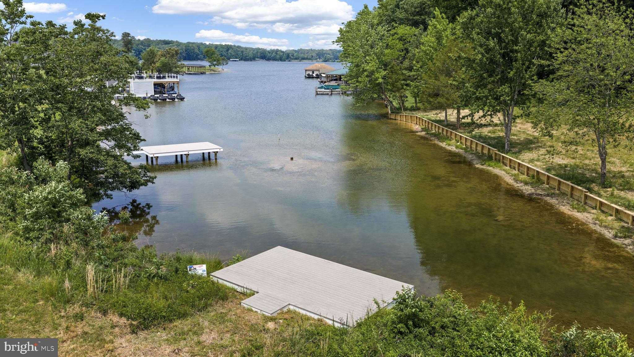 ROCK ISLAND LANDING - Residential