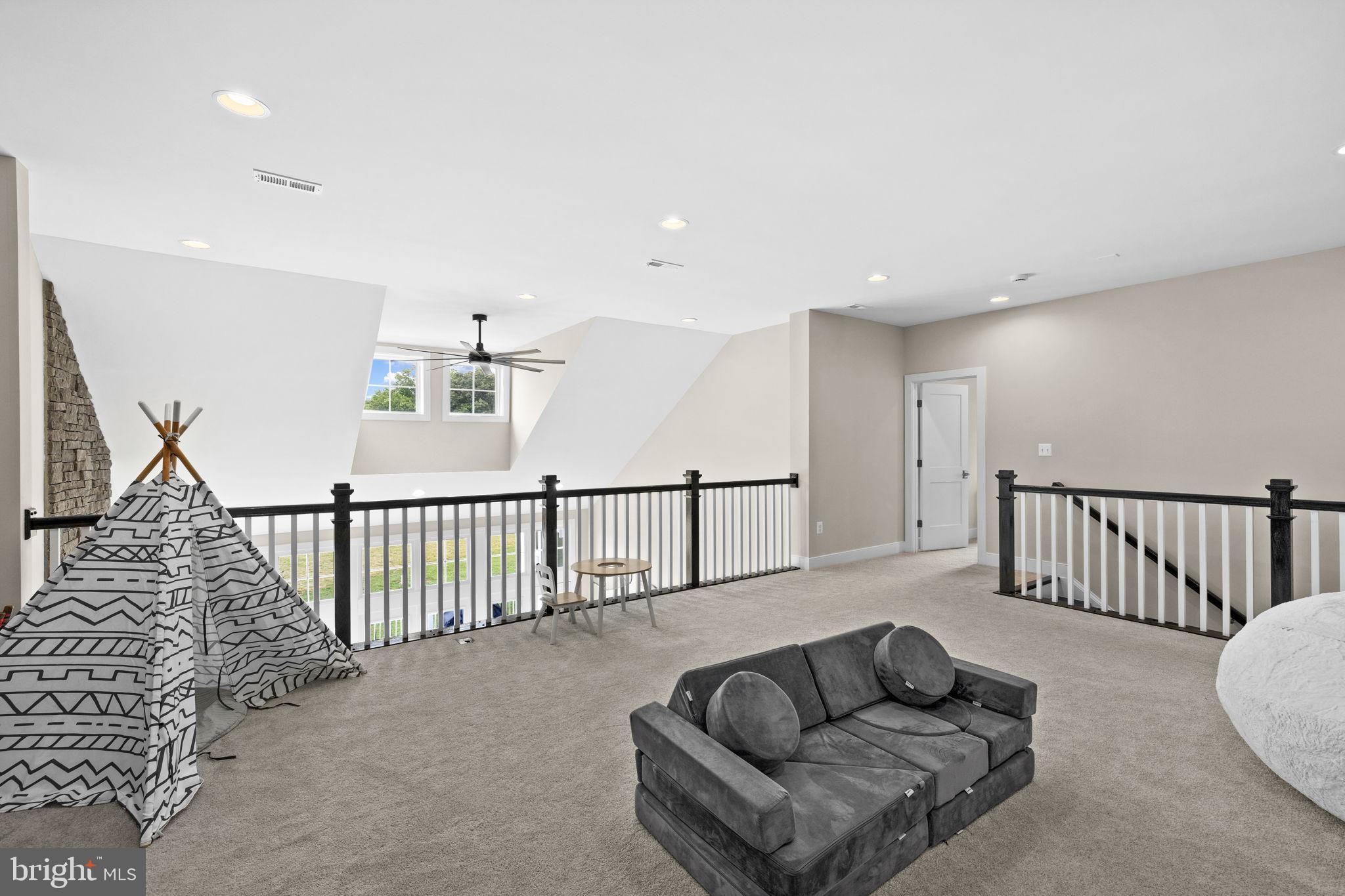 ROCK ISLAND LANDING - Residential